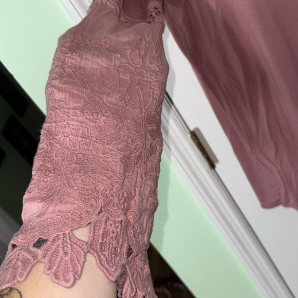 Soft Surroundings Dusty Pink/ Mauve Embroidered Bell Sleeve Soft Top Size M - Picture 2 of 10